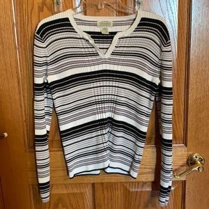 St. John’s bay long sleeve. Like new condition.